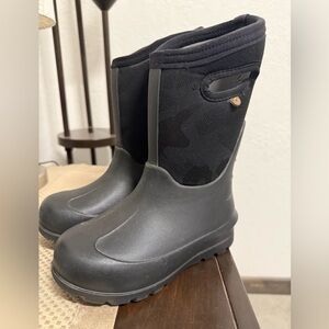 Little kid size 12 BOGS Winter boots